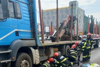 accident grav la iasi un pieton a fost lovit si prins sub un autocamion foto 688735a33984c 1