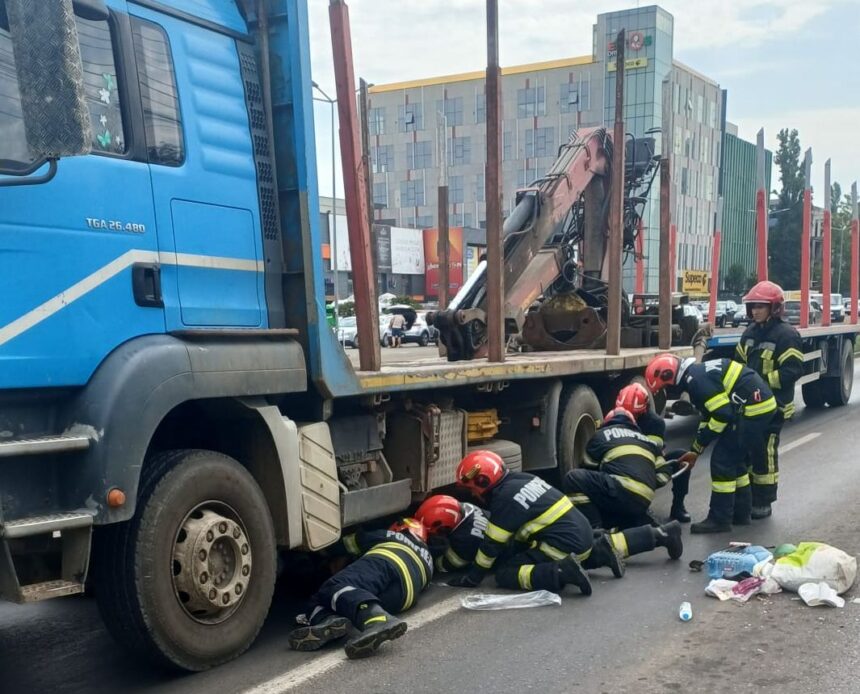 accident grav la iasi un pieton a fost lovit si prins sub un autocamion foto 688735a33984c 1