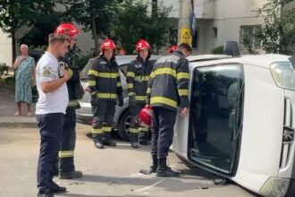 accident in nicolina masina rasturnata dupa impactul cu un taxi video 6883a33d54831