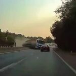 accident mortal pe centura bucurestiului momentul in care un tir rupe parapetul si striveste o masina pe contrasens video 686d352490d12