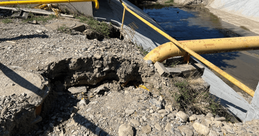 acest drum abia refacut s a surpat deja ce au descoperit locuitorii dupa prima ploaie 6865bc23841fb