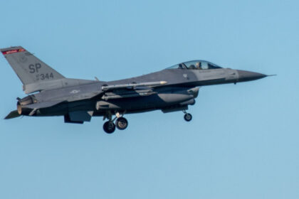 alerta in apropierea terenului de golf al lui donald trump un f 16 a escortat un avion in afara zonei dupa incalcarea spatiului aerian 686a6ee1f38fb