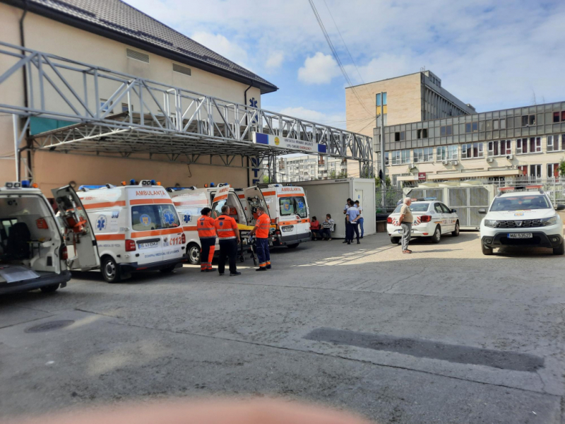 ambulanta solicitata fara intrerupere la iasi 686bf64f8cc32