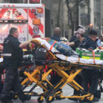 atac armat intr un zgarie nori din new york patru morti inclusiv un politist atacatorul s a sinucis 688863f7b8943