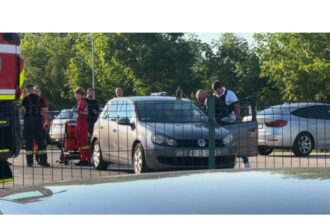 atac sangeros in cartierul alexandru doi soti aflati in divort s au injunghiat unul pe celalalt 687f0fd6a54bf