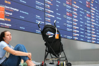 atacurile cu drone ale ucrainei au starnit haos pe aeroporturile din rusia peste 2 000 de zboruri anulate sau intarziate in doua zile 686bf832cacd6