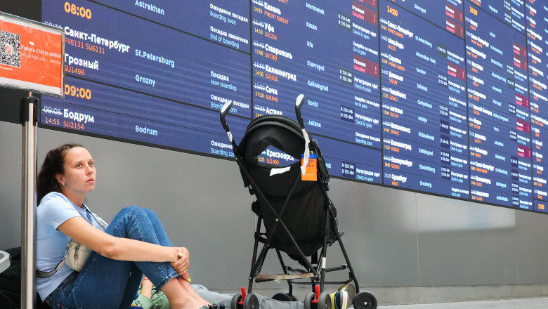 atacurile cu drone ale ucrainei au starnit haos pe aeroporturile din rusia peste 2 000 de zboruri anulate sau intarziate in doua zile 686bf832cacd6