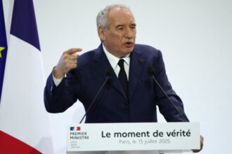 austeritate in franta cum vrea premierul bayrou sa reduca deficitul bugetar si sa evite o motiune de cenzura 68769e2d97b57