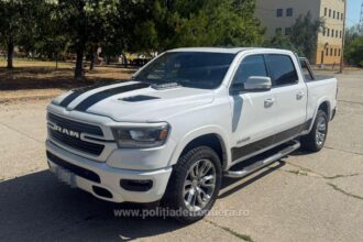 autoturism in valoare de 350 000 de lei furat din canada depistat la controlul de frontiera de la portile de fier i video 687e09f9e78a5