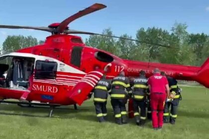 barbat din vaslui in stare grava la spital dupa ce a atins cu undita un cablu de inalta tensiune are arsuri pe 60 din corp 68737fef388ec