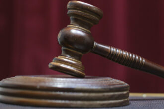 bucuresteanul care a instigat pe tiktok la o noua revolutie a fost trimis in judecata planul era de a i aresta pe toti din guvern 6867f0c62cc18