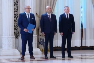 cei trei noi judecatori la curtea constitutionala au depus juramantul la cotroceni 687376e23128f 1