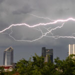 cel mai lung fulger inregistrat vreodata confirmat oficial de omm cati kilometri a avut si unde a fost observat 688ba2cc11fb9