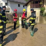 cel putin 600 de locuitori din brosteni nu stau in casele lor afirma primarul orasului 688a6cf3cdf25