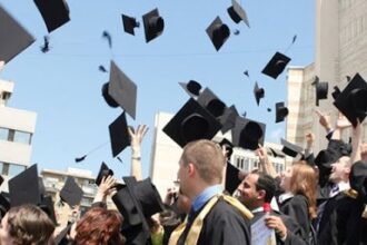 ceremonie de absolvire la umf iasi peste 1 600 de tineri isi incheie parcursul academic 68799aa3c8296