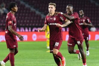 cfr cluj s a calificat in turul doi preliminar al uefa europa league dupa 3 0 cu paksi maghiarii au ratat de doua ori de la unsprezece metri 687952c7eb863