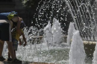 cod portocaliu de canicula in sapte judete si bucuresti luni si marti temperaturi maxime intre 33 si 36 de grade in iasi si alte sapte judete 68873c69776bf