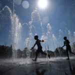 cod rosu de canicula pana marti dimineata in 15 judete si in bucuresti restul tarii sub cod portocaliu si galben date actualizate 686a3c829342c