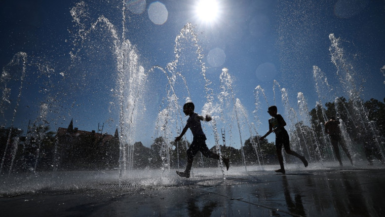 cod rosu de canicula pana marti dimineata in 15 judete si in bucuresti restul tarii sub cod portocaliu si galben date actualizate 686a3c829342c