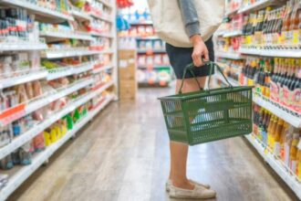 comerciantii care exagereaza cu scumpirile risca sa piarda clienti economist iesean despre cresterea tva cat se va simti in preturi 686732abd6fbe