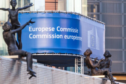 comisia europeana va prezenta statelor membre potentialele masuri de retorsiune la taxele vamale ale lui donald trump 6880e675eaaa0