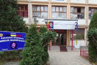 contabila colegiului mihail sadoveanu din pascani a virat ilegal inclusiv din indemnizatii de handicap peste 500 000 de lei in propriul cont ce s a intamplat cu banii 6875b93803575