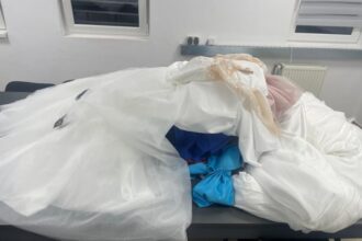 contrabanda cu stil rochii de lux si bunuri accizabile descoperite la frontiera 686f87965e269