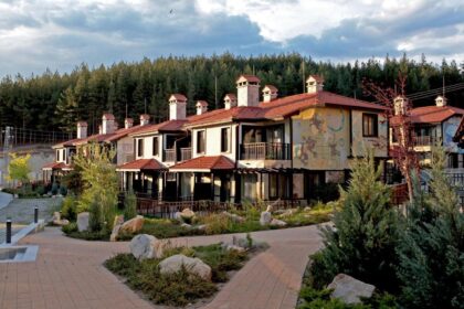 conturi inchise cu fostul international camerunez azi incepe cantonamentul in bulgaria dupa o deplasare cu mici peripetii 6871b0570ebcb