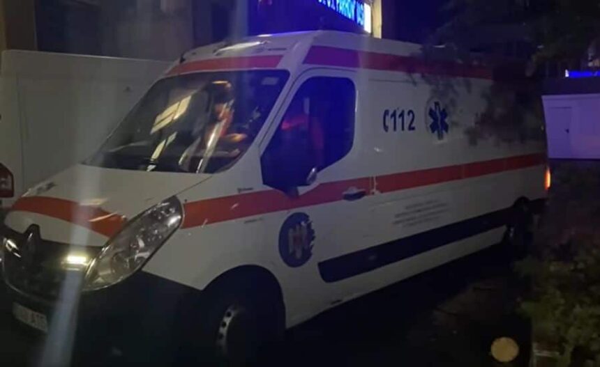copac cazut pe o ambulanta in curtea spitalului dr c i parhon din iasi nu sunt victime 6887fd3e65df7