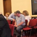 culmea culmilor director platit cu zeci de mii de lei lunar surprins in timp ce se amuza pe telefon la sedinta de cl 68833c1dc2fac