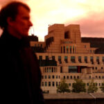 cum a ajuns londra capitala spionilor de inchiriat mitul lui james bond foamea de informatii a corporatiilor si banii oligarhilor 68870f0a47bfa