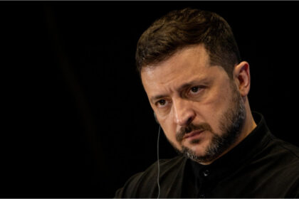 cum a ajuns volodimir zelenski sa se confrunte cu cea mai mare criza politica a presedintiei sale 6881b6d761361