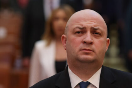 deputatul vexler renunta la ordinul national pentru merit dupa ce nicusor dan a contestat la ccr legea anti extremism 6870c26d7b226