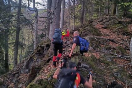 descoperire macabra pe un drum frecventat de ucraineni in muntii maramuresului un cioban a sunat la 112 686a3ba6a7c7d