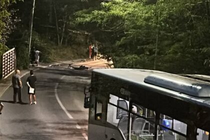 doi adolescenti care se plimbau in visani pe o trotineta electrica au fost spulberati de un porsche zona este o punct negru pe harta rutiera 6886c7c7b8912