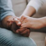 doi iubiti din iasi au fost obligati de judecatori sa stea in aceeasi casa dar sa nu se apropie unul de celalalt a acoperit o greseala 687ad6d446b15