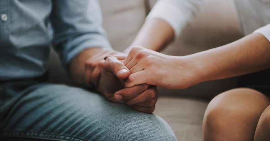 doi iubiti din iasi au fost obligati de judecatori sa stea in aceeasi casa dar sa nu se apropie unul de celalalt a acoperit o greseala 687ad6d446b15