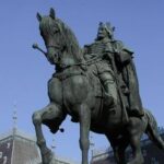 doua oferte pentru restaurarea statuii lui stefan cel mare din fata palatului culturii probleme la nivelul soclului 6868842927afe