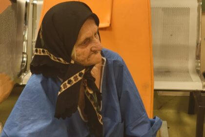 drama femeii care a nascut 16 copii a fost fugarita de la poarta de proprii copii dupa ce i au luat casa si terenurile le strica imaginea 68750fcade02b