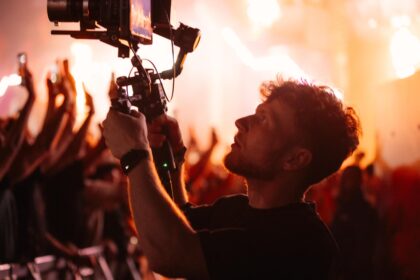 el a creat imaginea vizuala a beach please tanarul din iasi care a filmat pentru mari artisti ai lumii ce ii invata pe cei care vor sa i calce pe urme 6880ac0a80e13