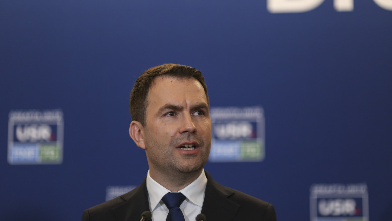 exclusiv catalin drula vrea sa candideze la primaria capitalei cu sprijin de la usr si pnl ce ii raspunde lui ciprian ciucu 688a6fe6ad474