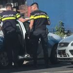 exclusiv un zmeu de 15 ani s a luat la tranta cu politistii dupa ce si a agresat mama 6867d8ee8ab82