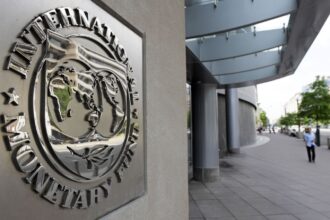 fmi avertizeaza tensiunile comerciale continua sa afecteze perspectivele economice globale in pofida unui usor reviriment 687aa037151aa