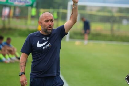 fotbal tony dezlantuit dupa doua victorii nervozitate din cauza insolventei critici la adresa muncii de la academie cereri de jucatori 6879fcdb462e7