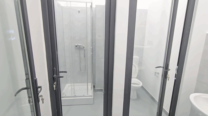 foto toaleta publica transparenta intr o piata proaspat renovata din pascani 6881d70d78b42