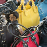 furt spectaculos la un magazin cu produse de lux second hand din paris hotii au furat genti de firma de un milion de euro 686b62c06696a