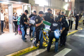 guvernatorul statului new york solicita interzicerea armelor de asalt la nivel national dupa atacul din manhattan 6889308968800