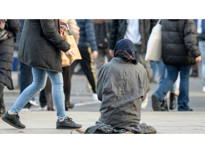 iasul continua lupta cu cersetorii centrul orasului luat cu asalt 686fe0ce16cbb