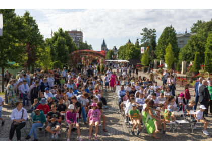 iasul devine capitala sahului romanesc 350 de jucatori din 6 tari la festivalul international al sahului in scoala 6867a29542e4b