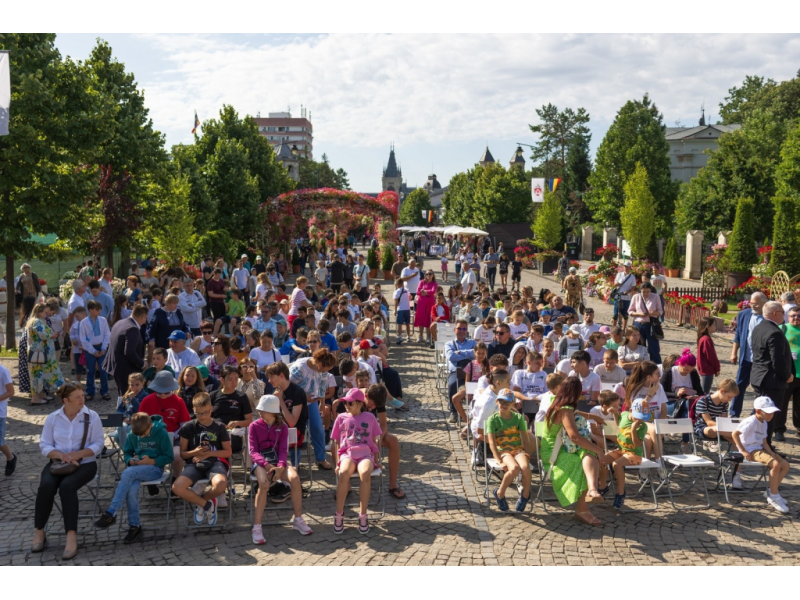 iasul devine capitala sahului romanesc 350 de jucatori din 6 tari la festivalul international al sahului in scoala 6867a29542e4b